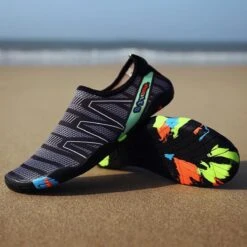 Nixnix - Waterschoenen - Maat 40 - Aquaschoenen - Strandschoenen - Antislip - Schoenen Voor Zwembaden En Strand - Volwassenen En Kinderen - Beschermt Tegen Grof Zand Scherpe Stenen En Dieren Onder Water - Unisex -Watersporten Benodigdheden 1200x1200 90